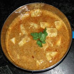 A picture of Shahi paneer.