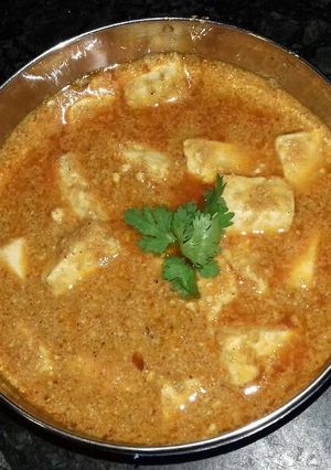 A picture of Shahi paneer.