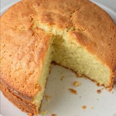 A picture of Butter sponge vanilla cake.
