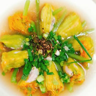 Cách Làm Món Canh bông bí nhồi thịt của Huyen le Tran - Cookpad