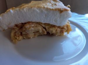 Una foto de Budín de manzana merengado