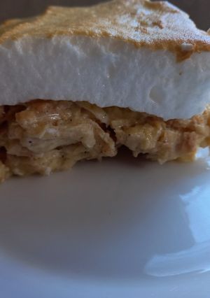 Una foto de Budín de manzana merengado