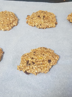 Una foto de Galletas de avena con chocolate y plátano