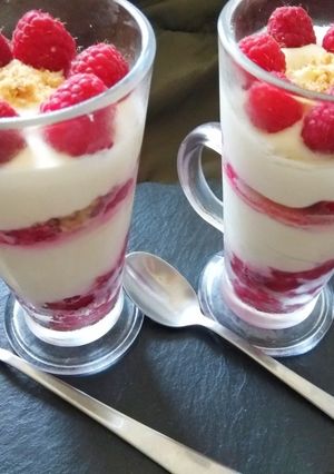Gluténmentes, tejmentes, málnás pohárkrém recept fotója