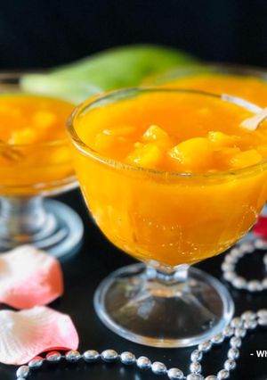 A picture of Whosaynas Mango Pineapple Punch.