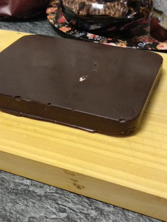 Una foto de Turrón de chocolate negro con frutos secos