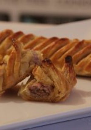 A picture of Braided Sausage cage.