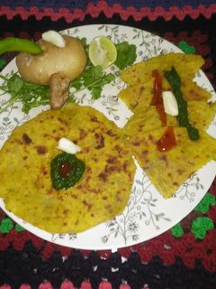 આલુ પરોઠા (Aloo Paratha Recipe In Gujarati) રેસીપી મુખ્ય ફોટો