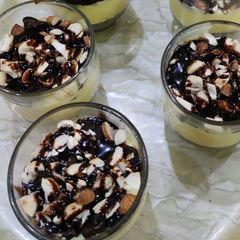 A picture of Oreo Custard Shots.