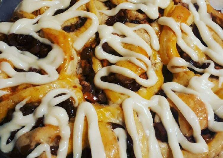 Cinnamon roll apel cheese cream