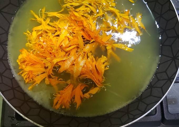 Coulish de naranja ? con flor de cempasúchil Receta de Ulises Zuñiga Cruz-  Cookpad