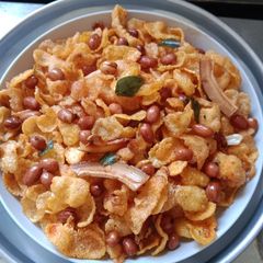 A picture of Cornflakes Chivda.