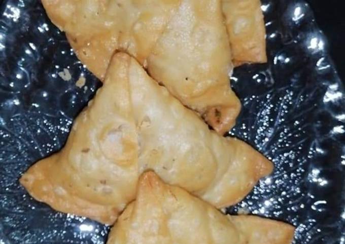 Chicken Alu Samosa