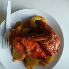 A picture of Deep fried chicken with bhajia.