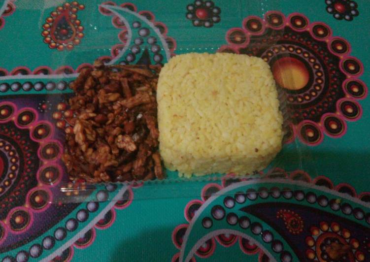 Langkah Mudah untuk Menyiapkan Nasi Kuning Sederhana ala Bunda Lul2, Lezat