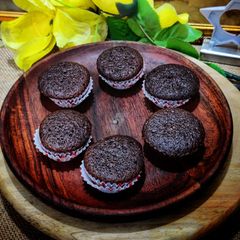 A picture of Chotu Chocolate cupcakes.