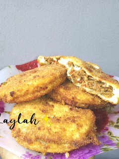 A picture of Beef Bread Patties 🍞.