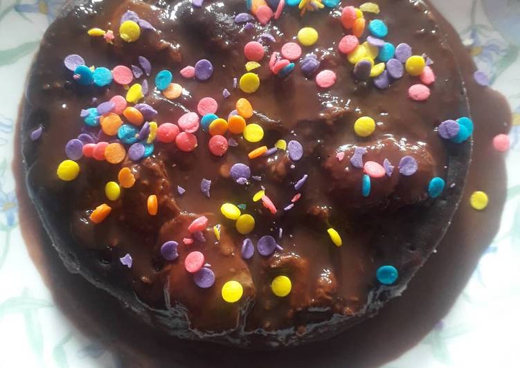 Recipe of Super Quick Homemade Chocolate cake with chocolate sauce