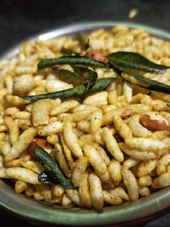 மொறு மொறு மசாலா பொறி (Masala pori recipe in tamil) செய்முறை முக்கிய புகைப்படம்