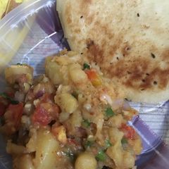 A picture of Chole kulche.