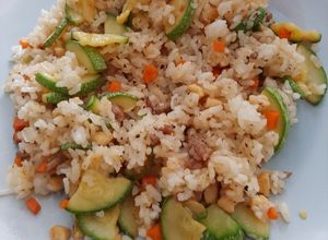 Una foto de Arroz teriyaki