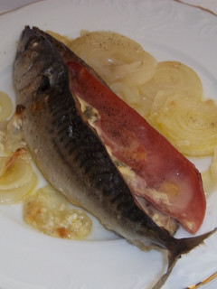 Una foto de Caballa con queso azul al horno