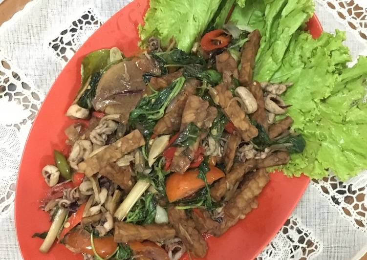 256. Tumis Kemangi Seafood & Tempe