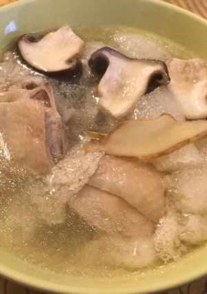 竹笙松本茸雞湯 的食譜成品照片