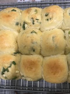 台式 手撕*菠蘿肉鬆麵包&蔥花餐包* 的食譜成品照片