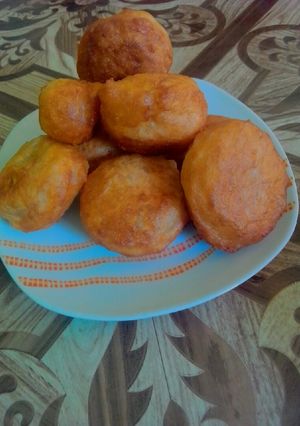 A picture of Fanke,by mmn Khaleel's kitchen.