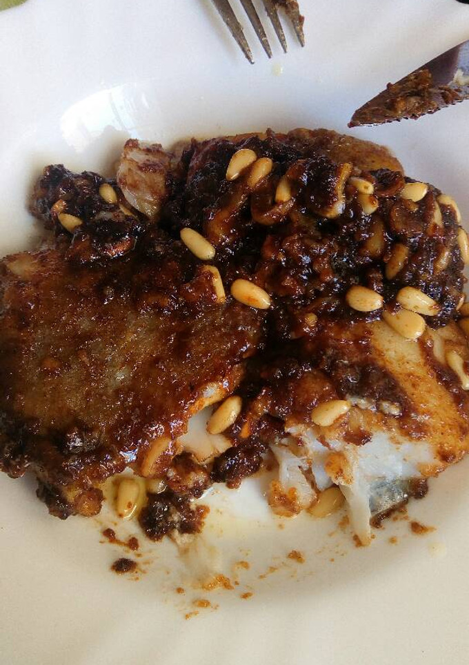 Una foto de Bacalao con salsa de miel, vino dulce y vinagre balsámico