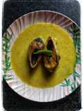Kalojire diye Ilish Maacher jhol (Hilsha curry with nigella seeds)
