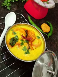 पंजाबी कढ़ी पकोड़ा (Punjabi Kadhi pakoda recipe in Hindi) रेसिपी मुख्य फोटो