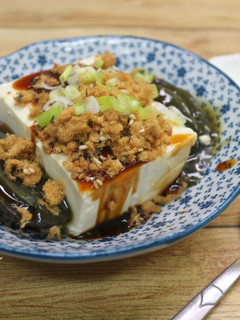肉鬆皮蛋豆腐 的食譜成品照片