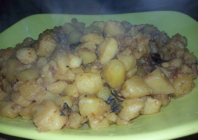 Recipe of Ultimate Potatoe Porridge with dried fish