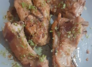 Foto di Coniglio con marsala, limone e aromi