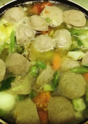 Foto resep Sop ayam + bakso + telor puyuh Simple