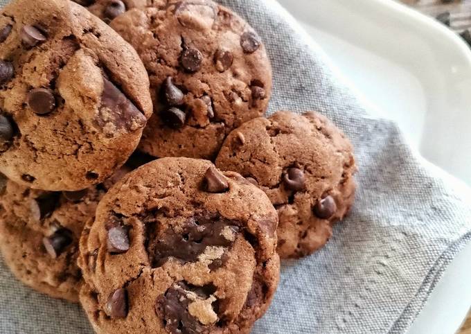 Cookies vegani al doppio cioccolato