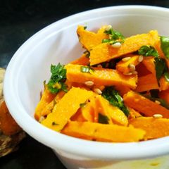 A picture of Raw Turmeric salad.