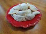A picture of meat pie and chicken pies