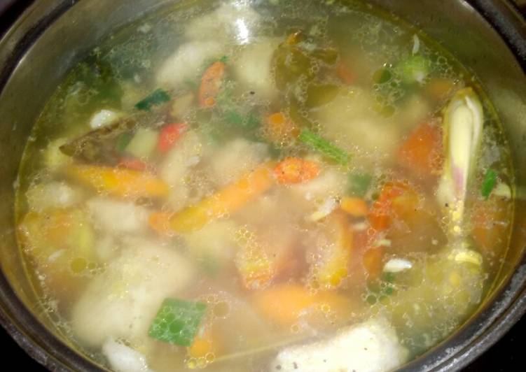 Bahan memasak Sup ikan dori fillet yang Menggugah Selera