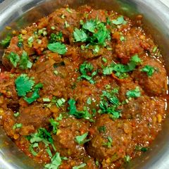 A picture of Lauki Kofta Curry.