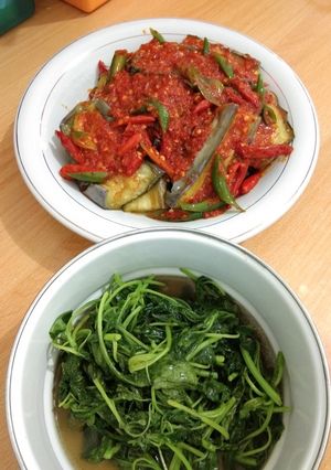 Foto resep Terong Balado dan Tumis Bayam Vegetarian
