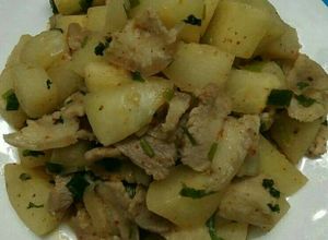 Hình của món Củ đậu xào thịt heo.