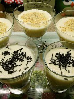 Una foto de Mousse de chocolate blanco