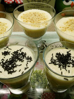 Una foto de Mousse de chocolate blanco