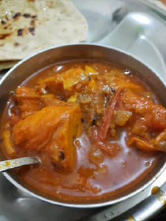A picture of Soya chaap gravy.