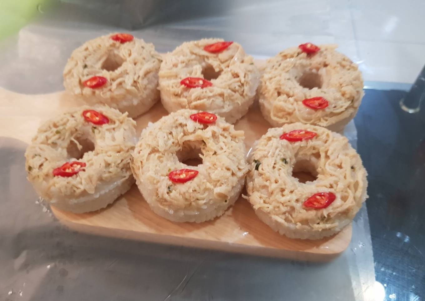 Donut sushi aka lemper ayam tanpa daun