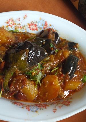 A picture of Aloo baingan ki sabzi.