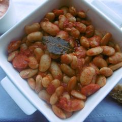 A picture of Oven baked Giant White Beans (Gigantes sto fourno).